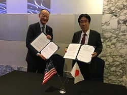 調印の様子1